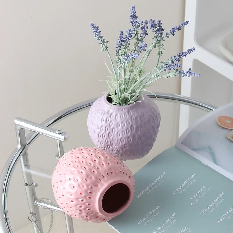 WhimsyBerry - keramische vaas met aardbeien