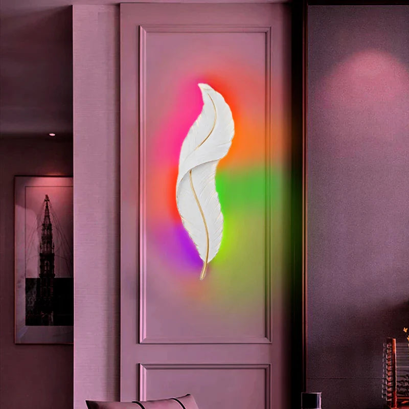 FederAura - moderne witte wandlamp met veren