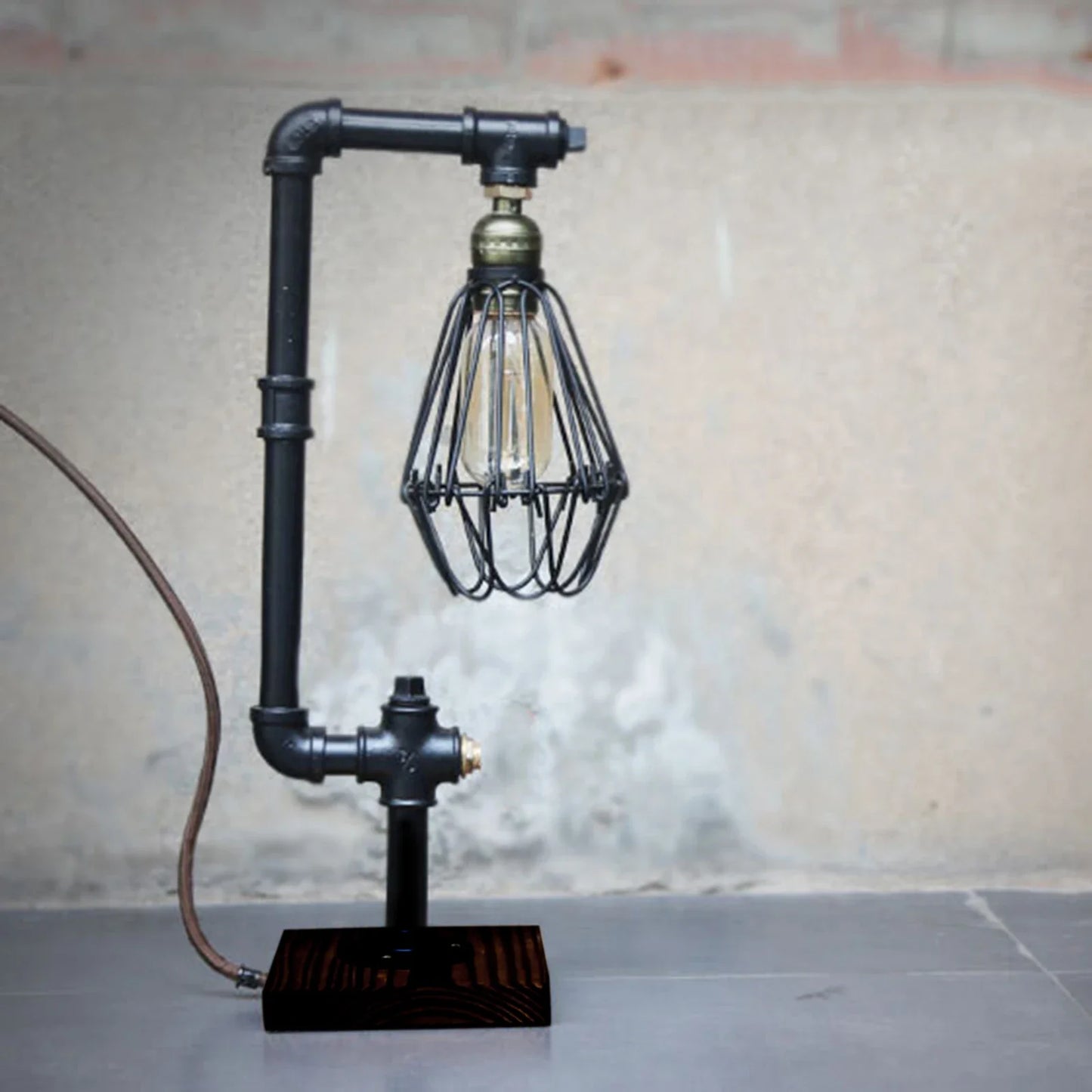 Vintageessence - vintage metalen tafellamp