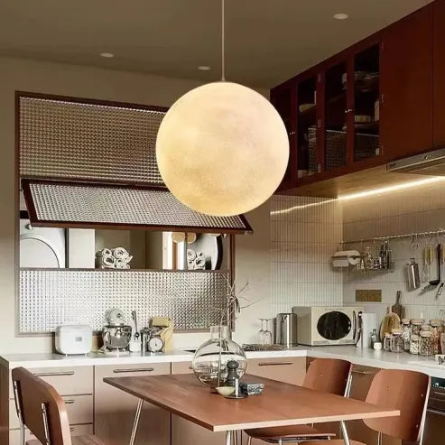 Eenvoudige maanhanglampen in scandinavische stijl