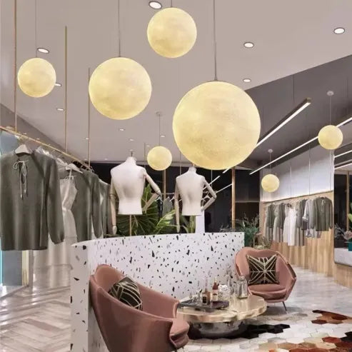 Eenvoudige maanhanglampen in scandinavische stijl