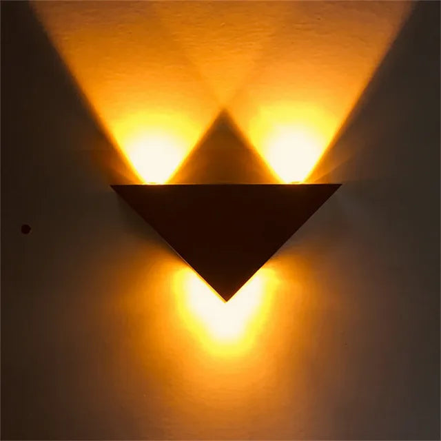 Prismshine - driehoek wandlamp