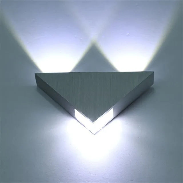Prismshine - driehoek wandlamp