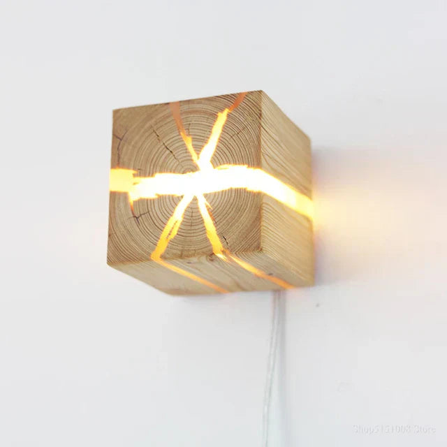 Solidwood - kubusvormige ambachtelijke wandlamp