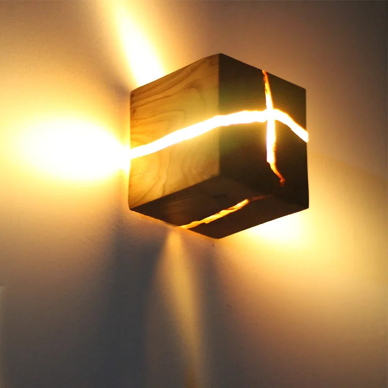 Solidwood - kubusvormige ambachtelijke wandlamp
