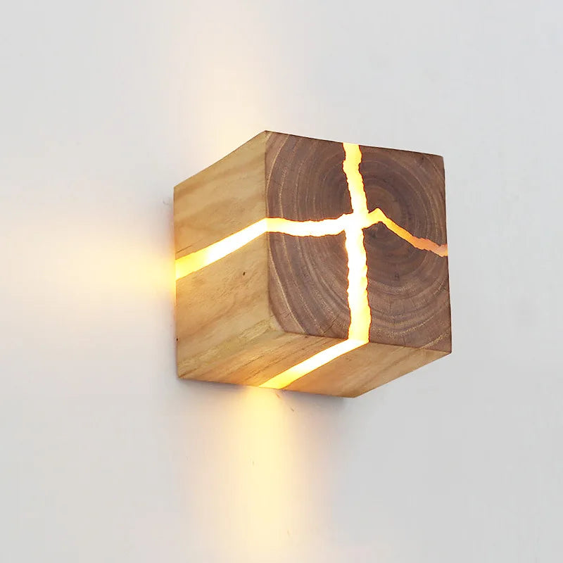 Solidwood - kubusvormige ambachtelijke wandlamp