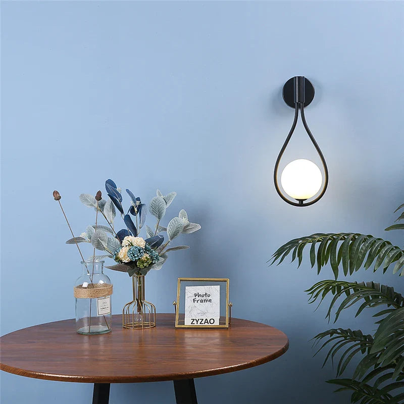 ZenithGlass - wandlamp met metalen en glazen bol
