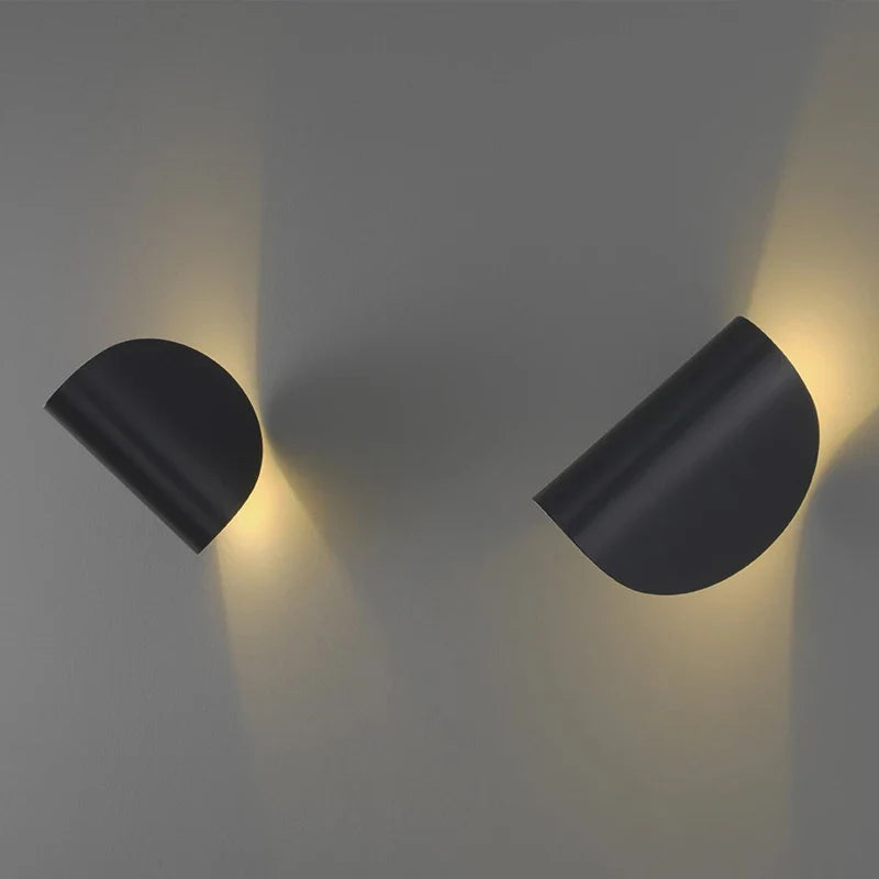 LumeStream - minimalistische ijzeren wandlamp