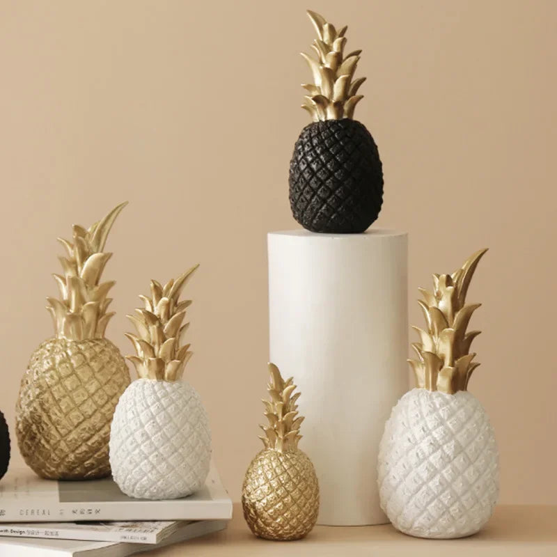 LumiPine - gouden ananas woondecoratie