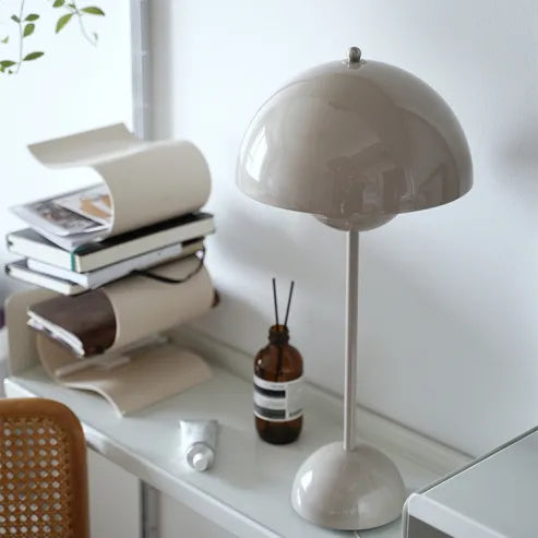 Flowerpot vp9 tafellamp, minimalistisch metaal, creatieve zijlamp