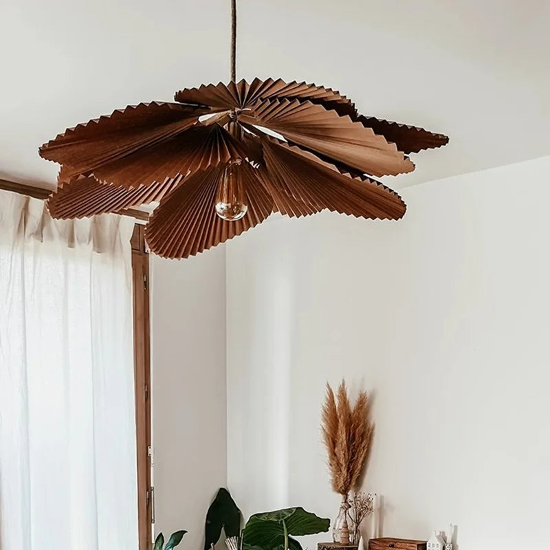 LeafyRadiance - petal plafondlamp