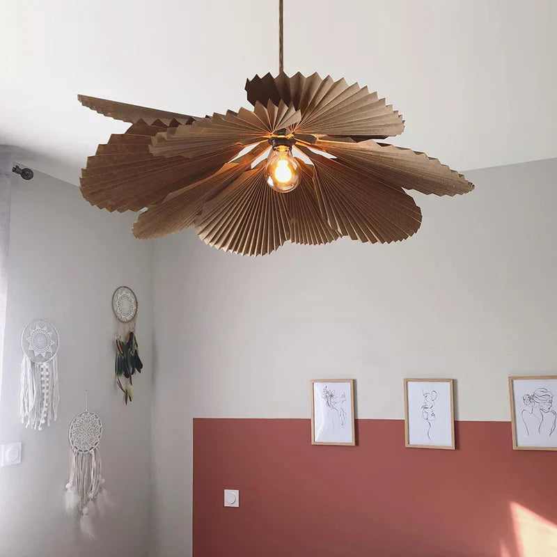LeafyRadiance - petal plafondlamp